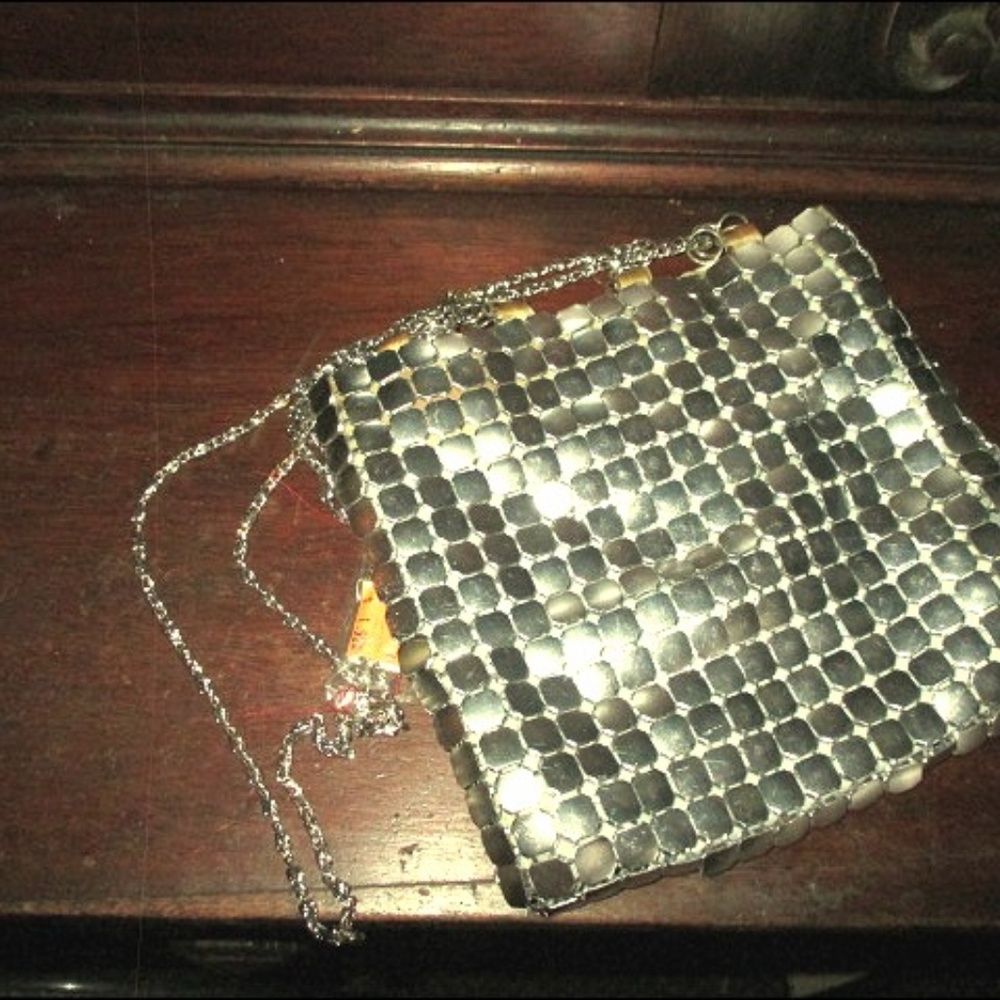 LA CITY SMALL METALLIC CROSSBODY BAG